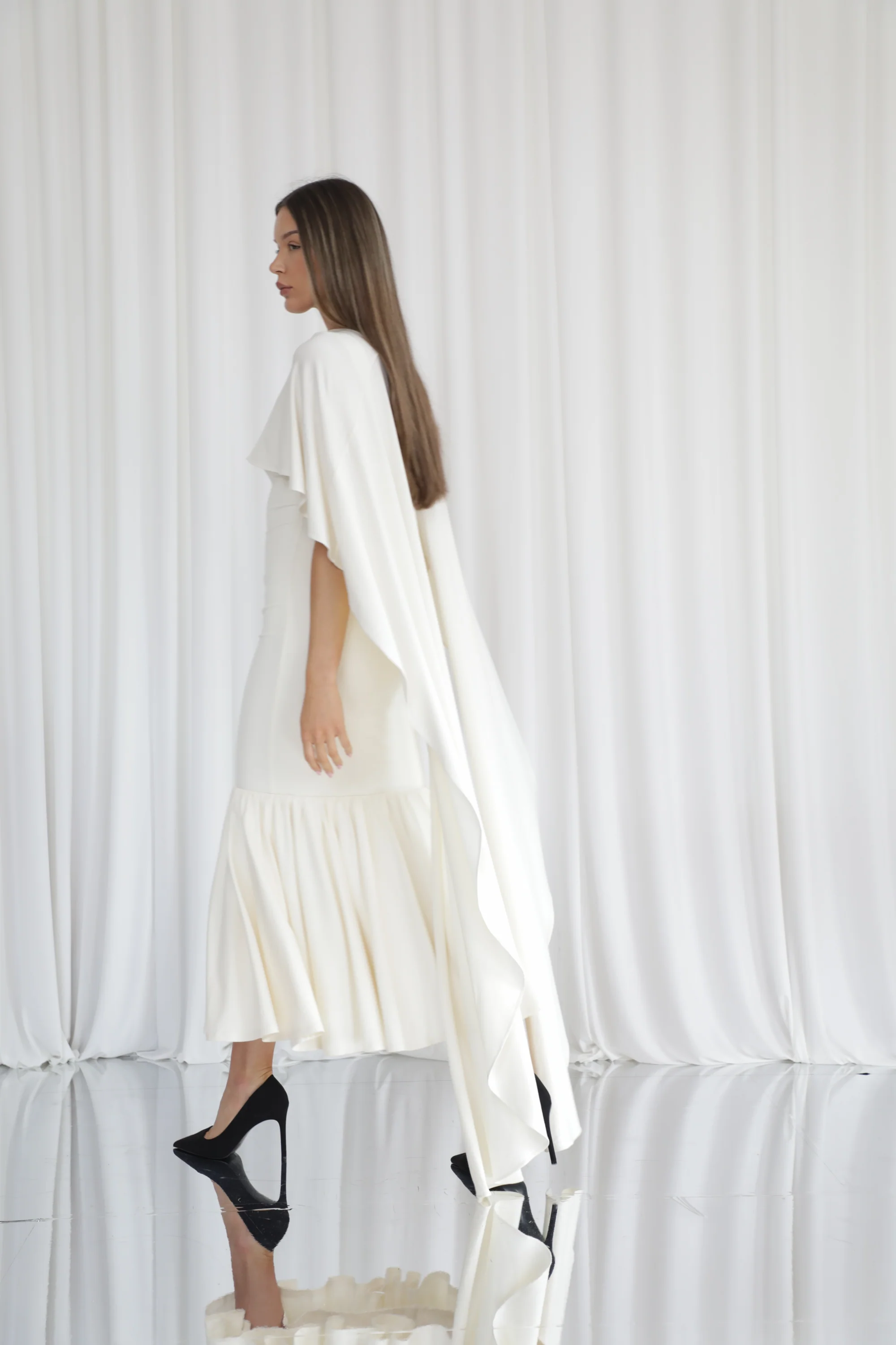 Long Drape Cape - Image 7